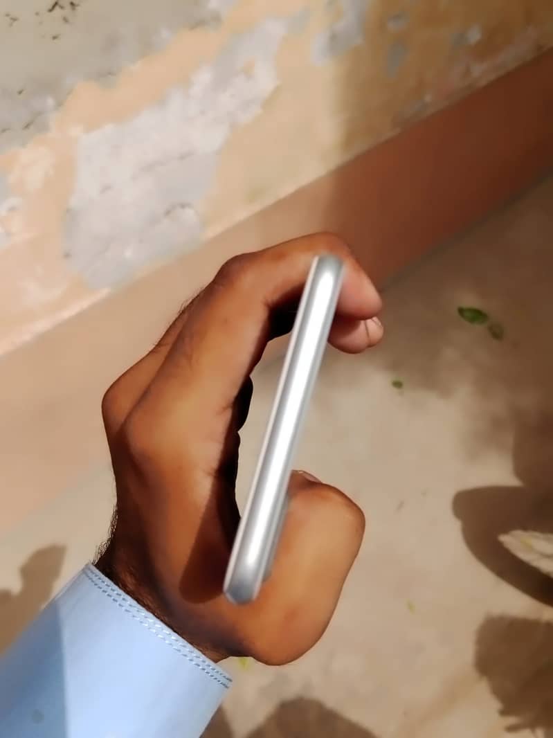 Apple iPhone 7 Plus 2