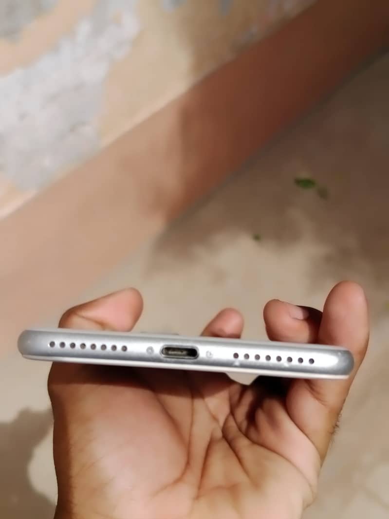 Apple iPhone 7 Plus 3