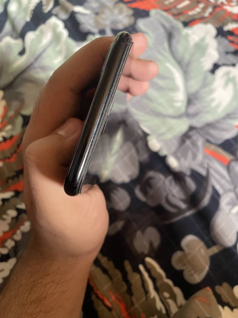 Apple iPhone 7 Plus 2