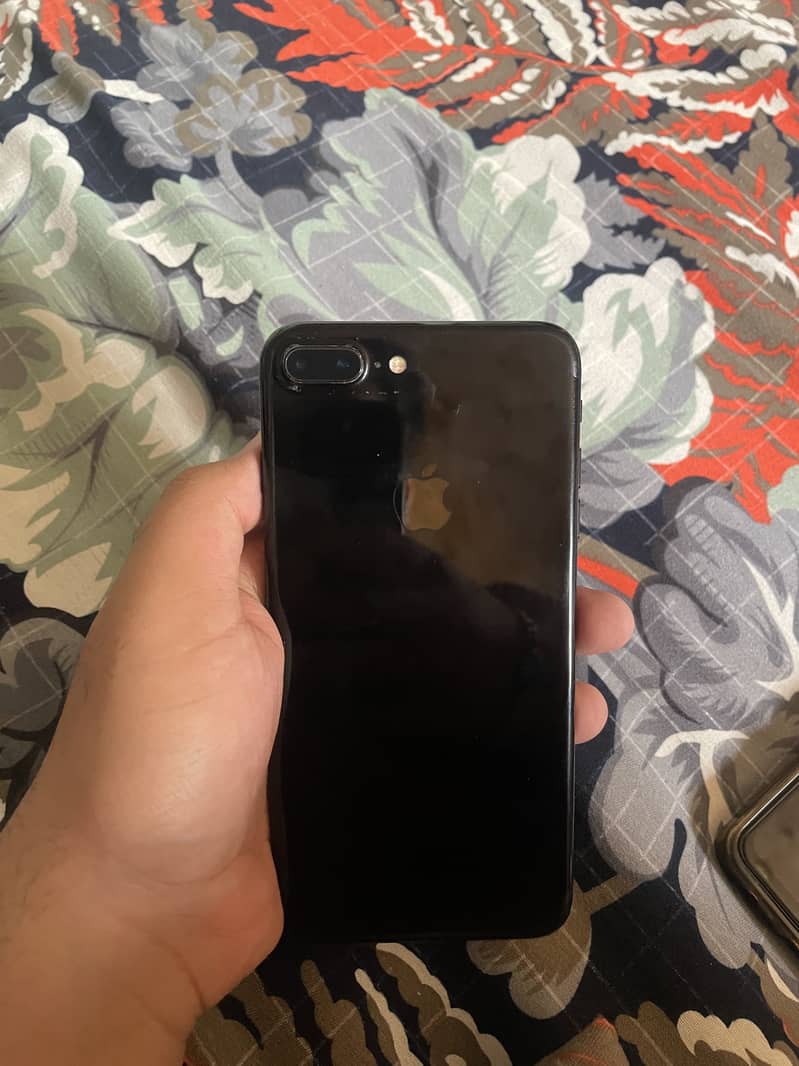 Apple iPhone 7 Plus 3
