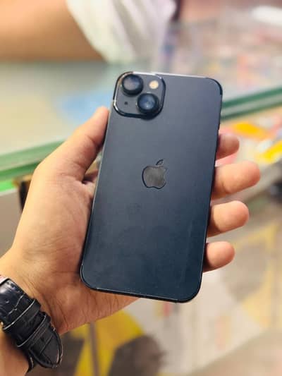 Apple iPhone 13