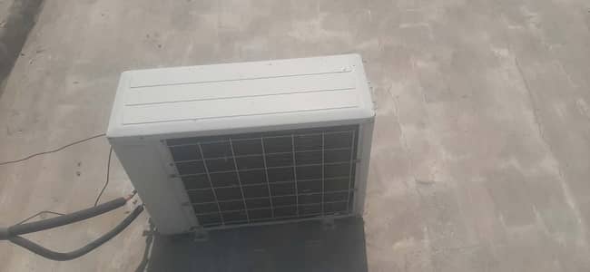 Mitsubishi 1ton ac good condition. . . bjli use very low
