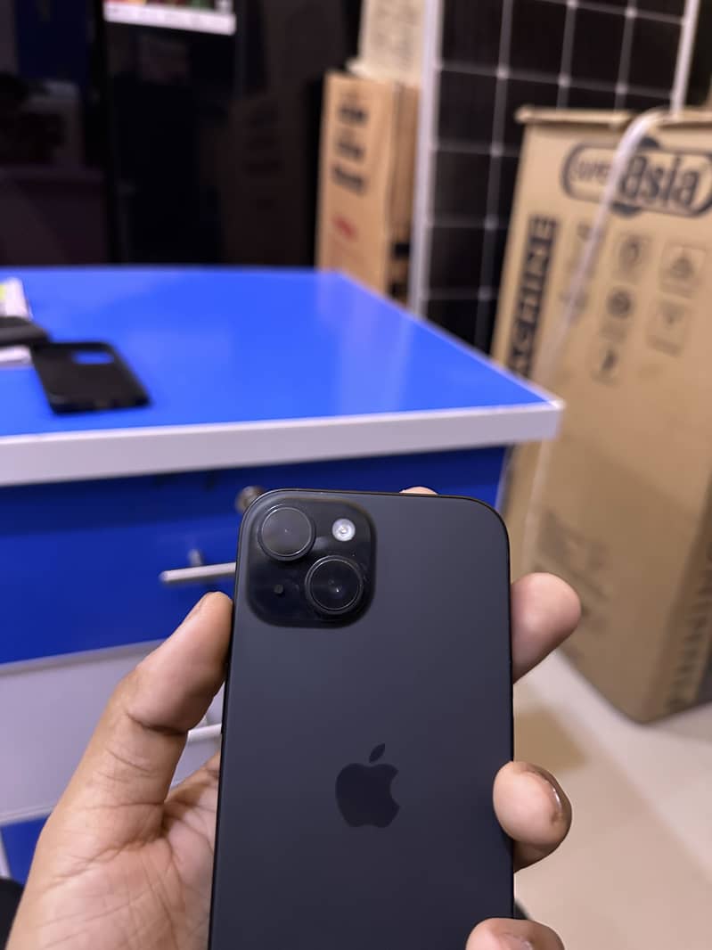 iPhone 15 3