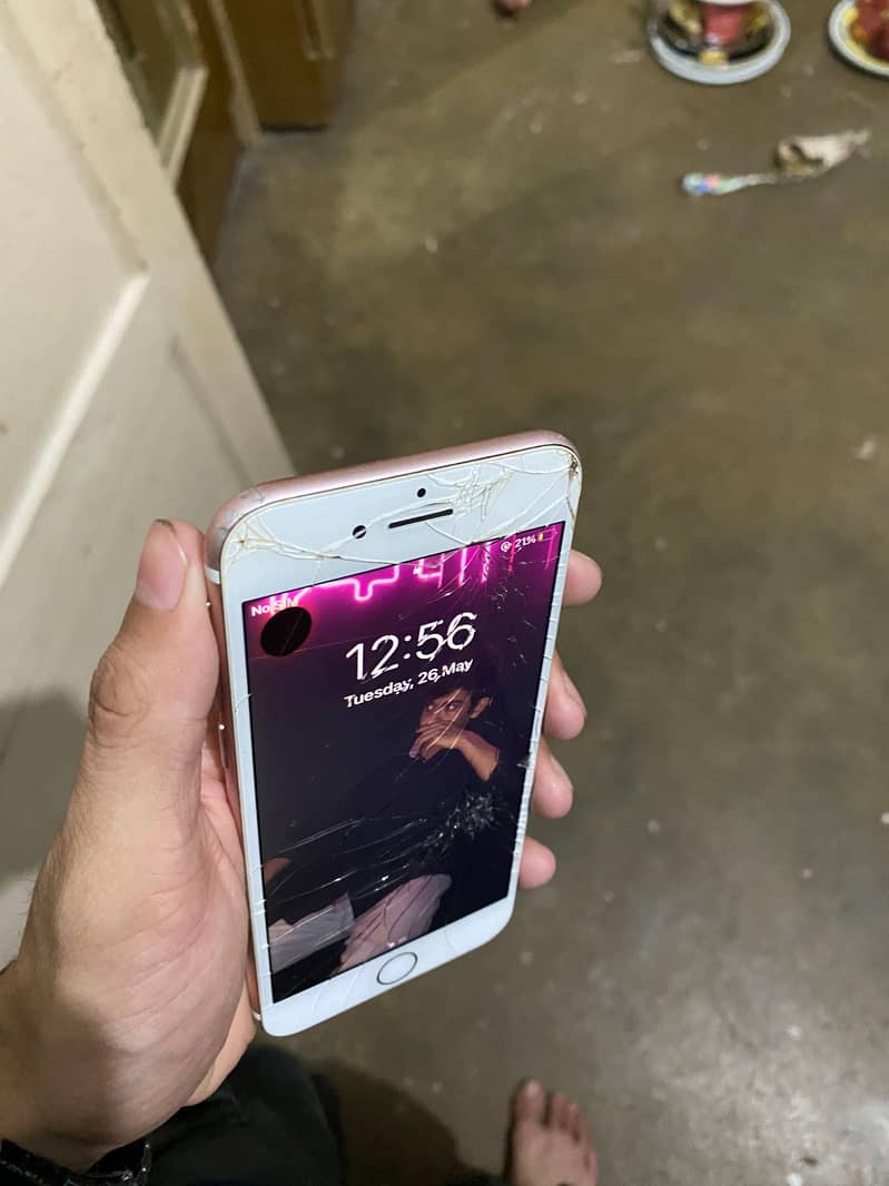 Apple iPhone 7 1