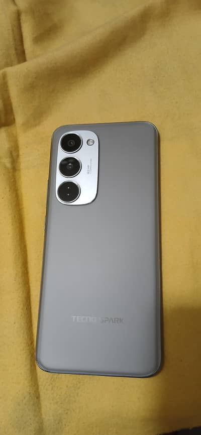 Tecno Spark 40 pro pluse