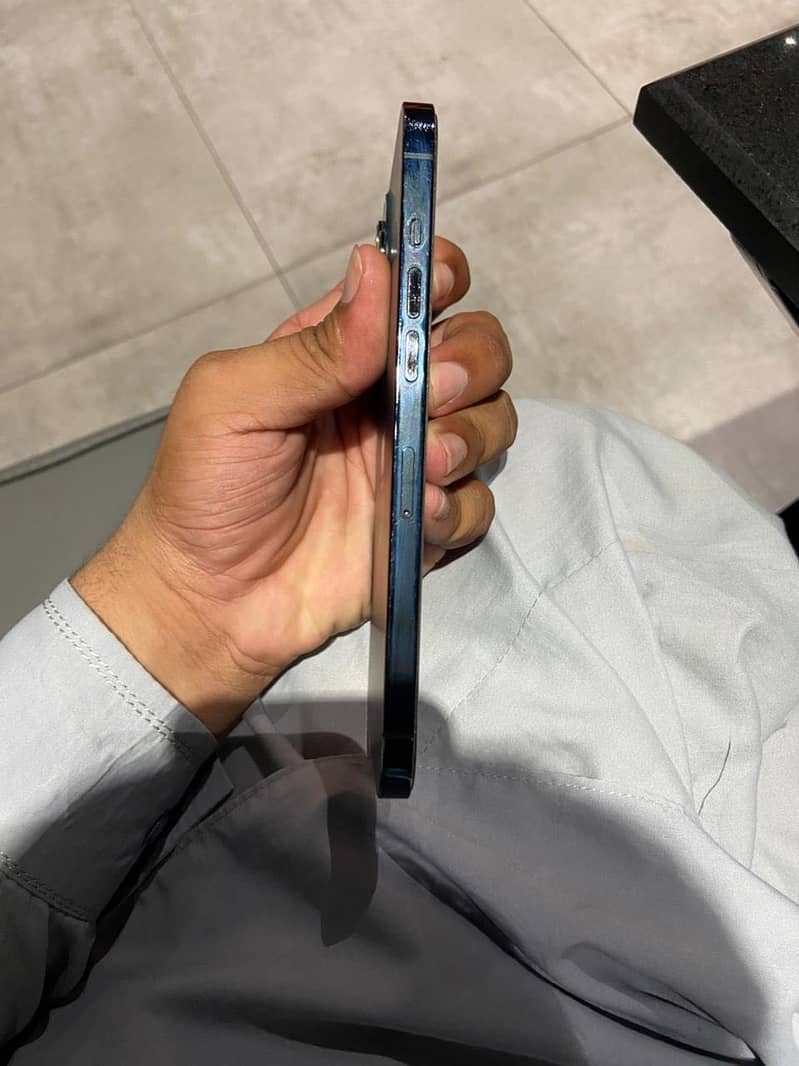 Apple iPhone 12 Pro Max 4