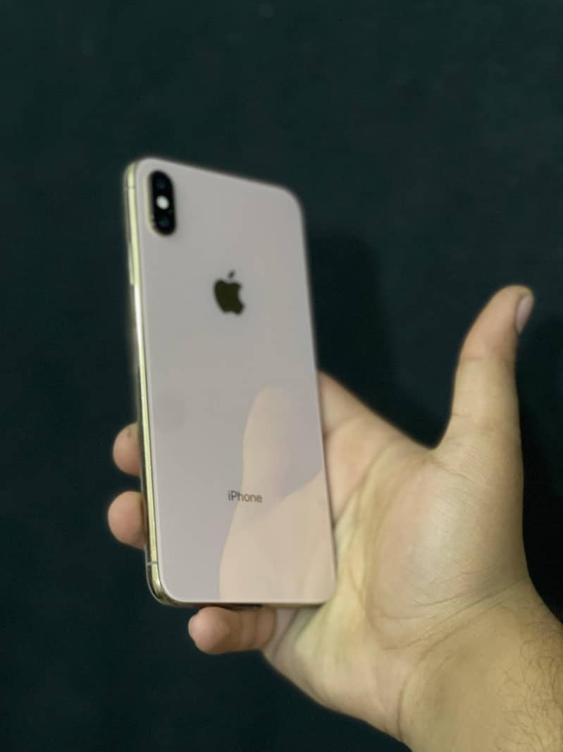 APPLE IPHONE Xs Max 4