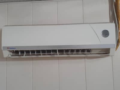 Split AC 1.5 very less use. Urgent sell