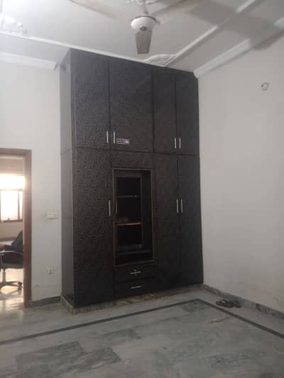 5 Marla Ground floor with water Boting