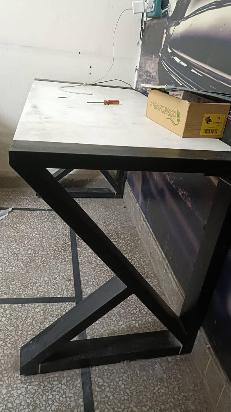 Gaming table with lights 3