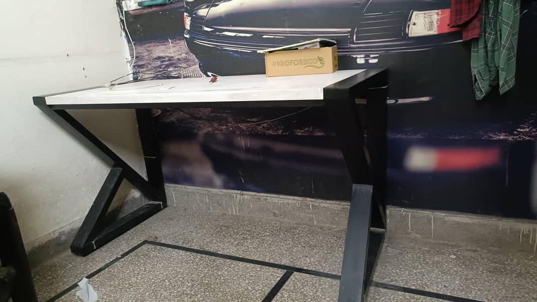 Gaming table with lights 4