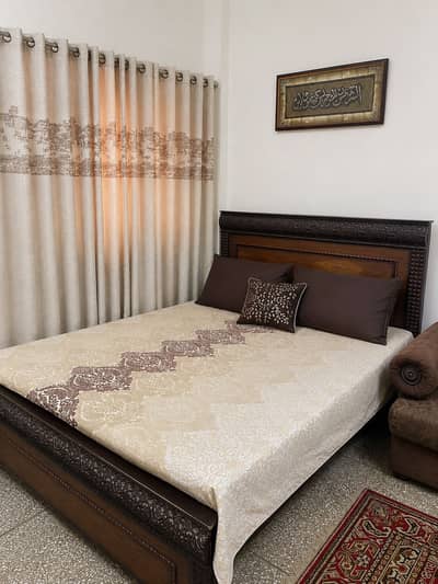 SOLID WOOD BED FOR SALE