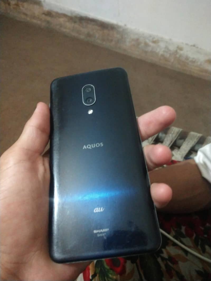 Sharp Aquos zero 2 1