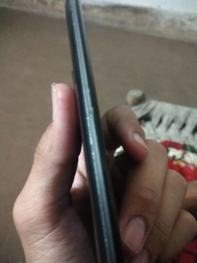 Sharp Aquos zero 2 5