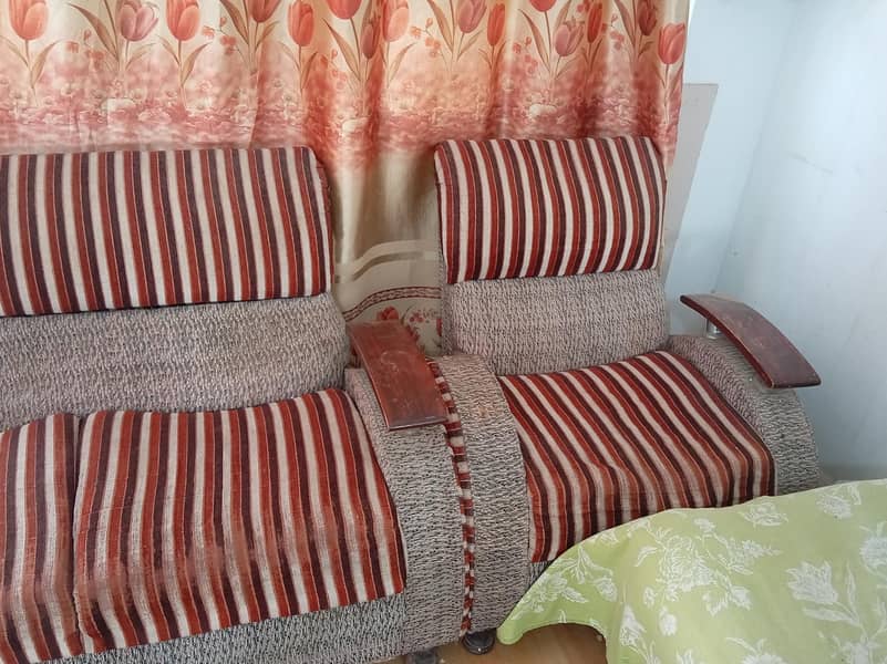 7 seater sofa 0