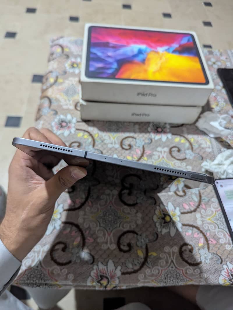 iPad Pro 2020 Sim variant 3