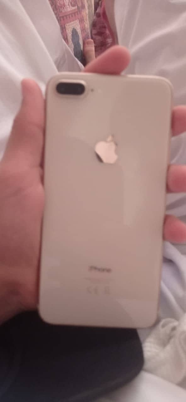 Apple iPhone 8 Plus 2