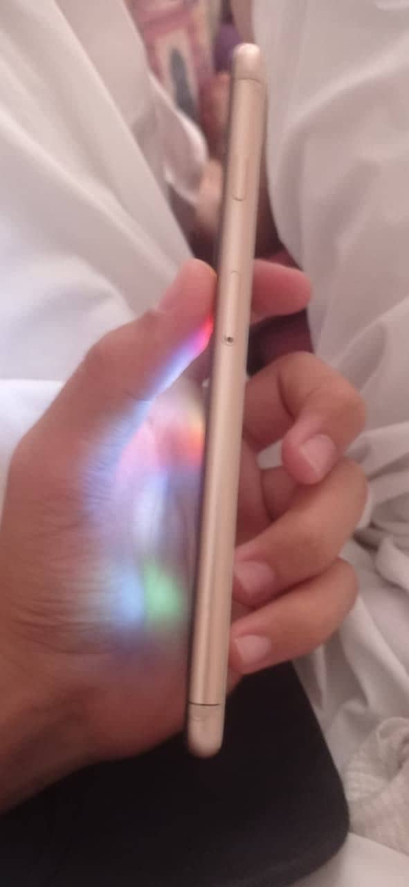 Apple iPhone 8 Plus 3