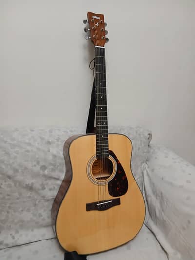 Yamaha F600 copy new condition