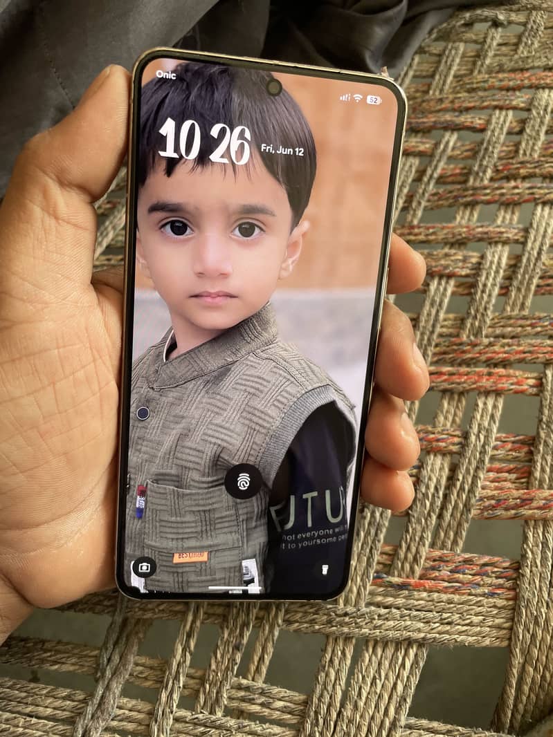Google pixel 8 pro 2