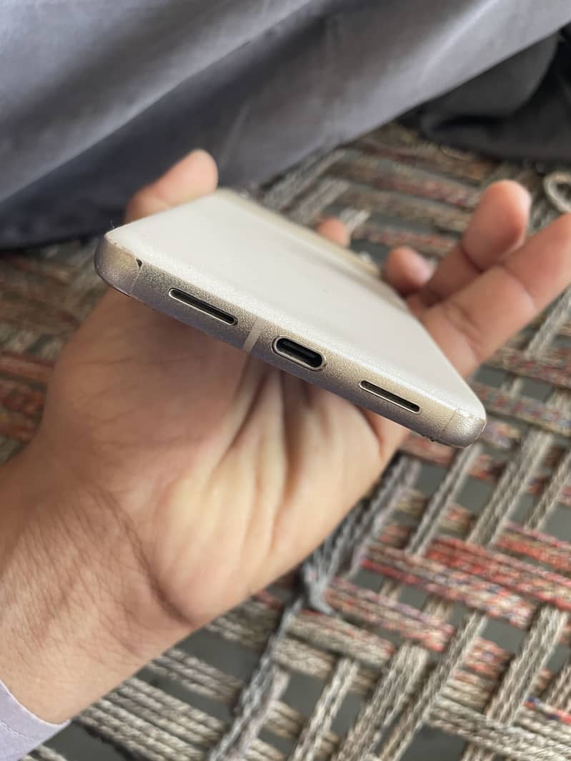 Google pixel 8 pro 3