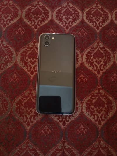Sharp Aquos R2