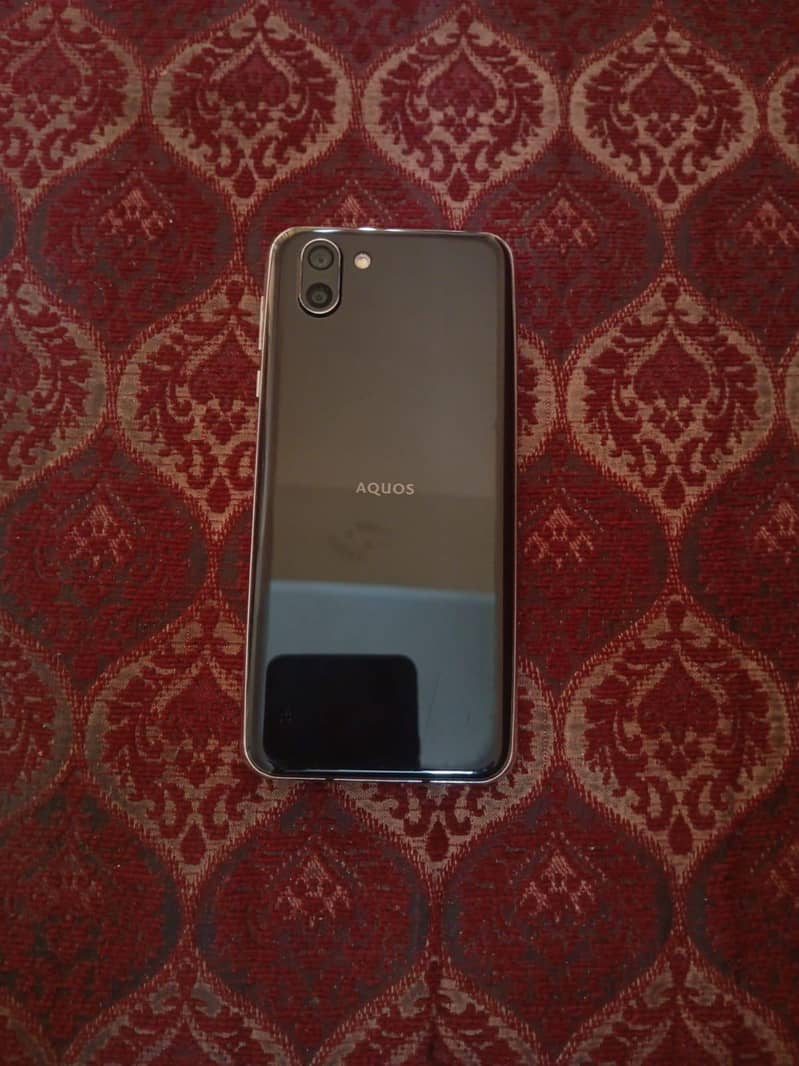 Sharp Aquos R2 0
