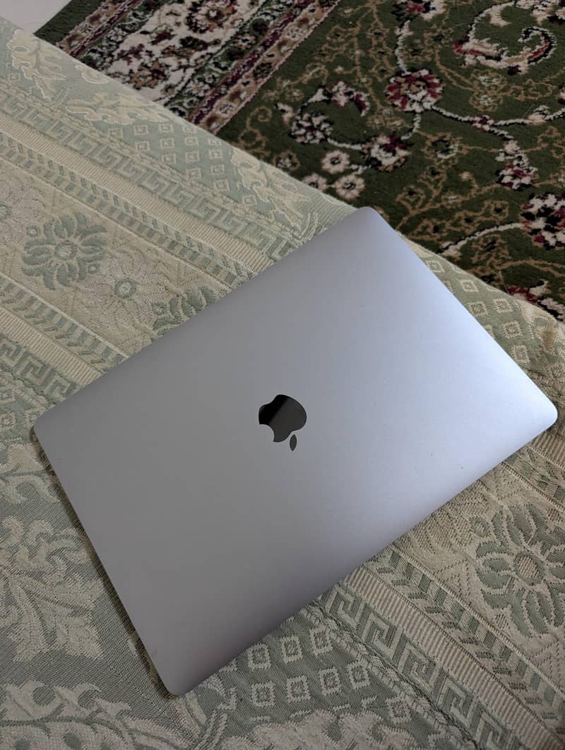 MacBook pro 2017 0