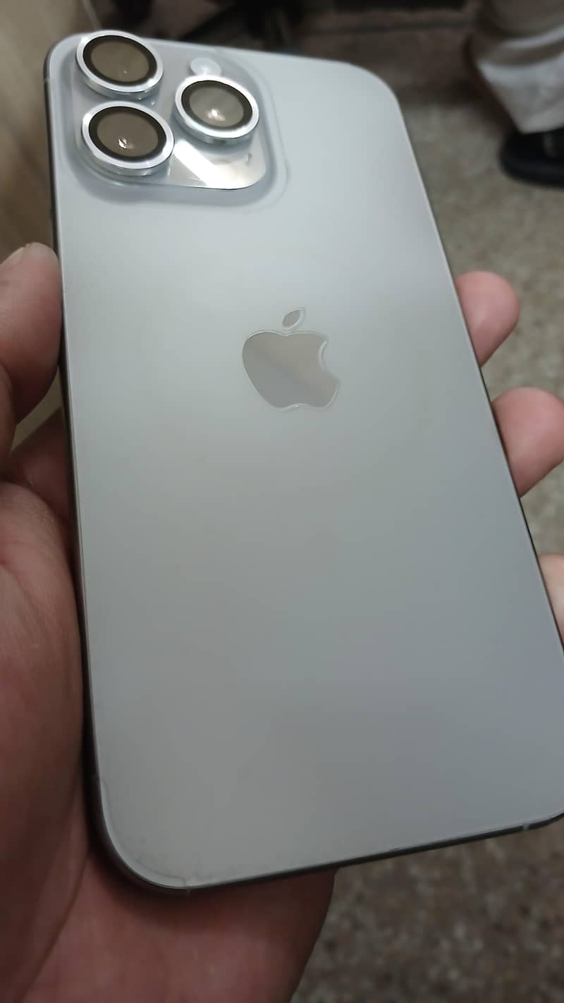 Apple iPhone 15 Pro Max 0