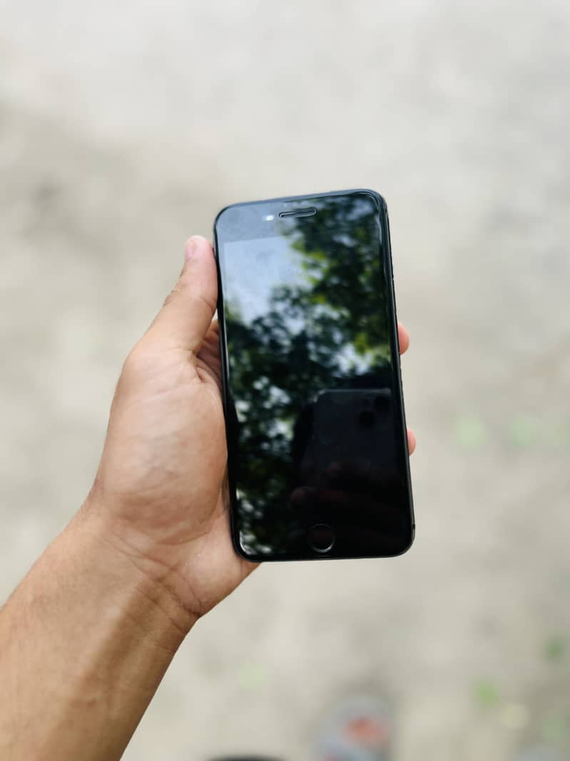 Apple iPhone 8 Plus 5