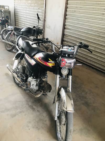2019 modile 70cd watsapp on number 03476056493 10by10