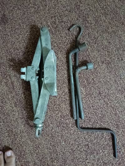 car jack and tools