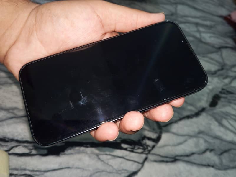 Apple iPhone 13 2