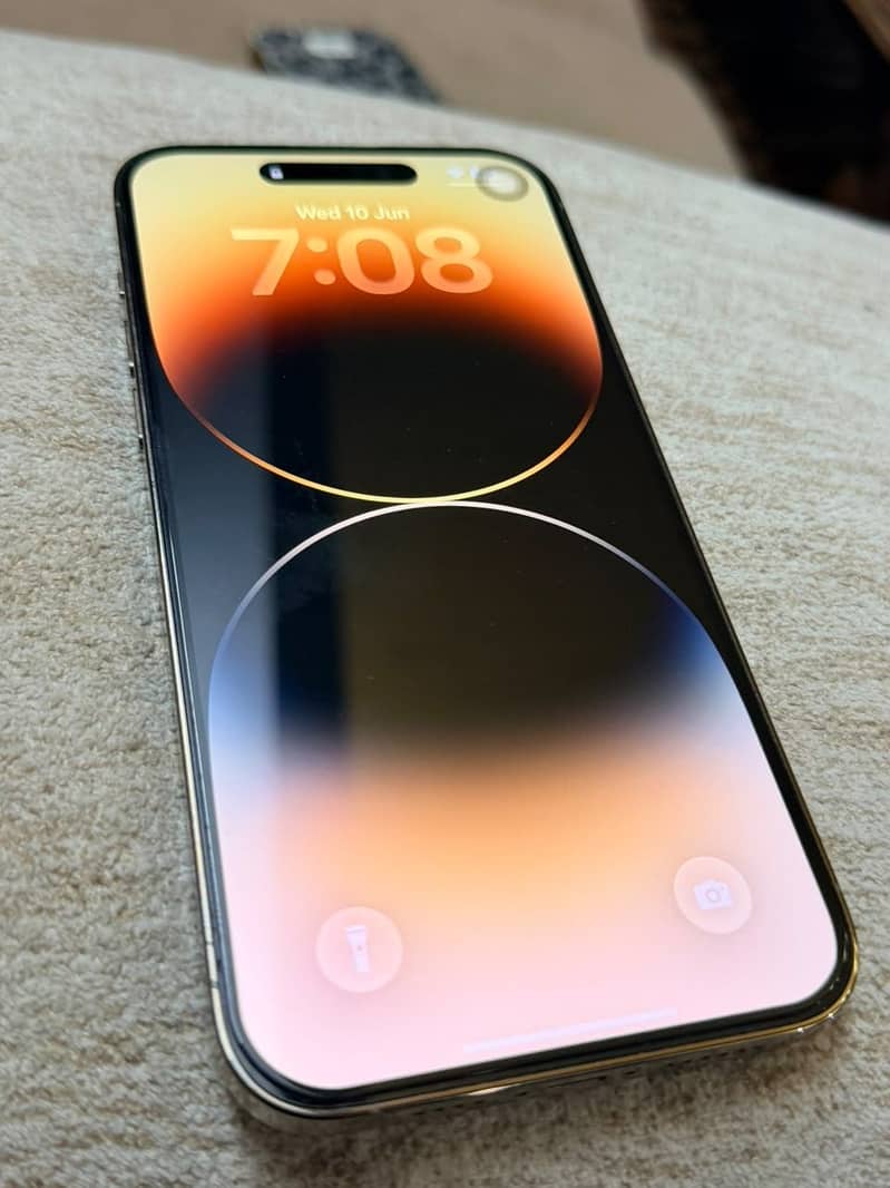 Apple iPhone 14 Pro Max 1