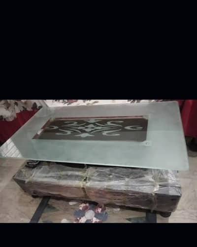 Dining Table for Sale – Excellent Condition Description: