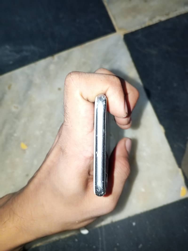 Apple iPhone 8 4