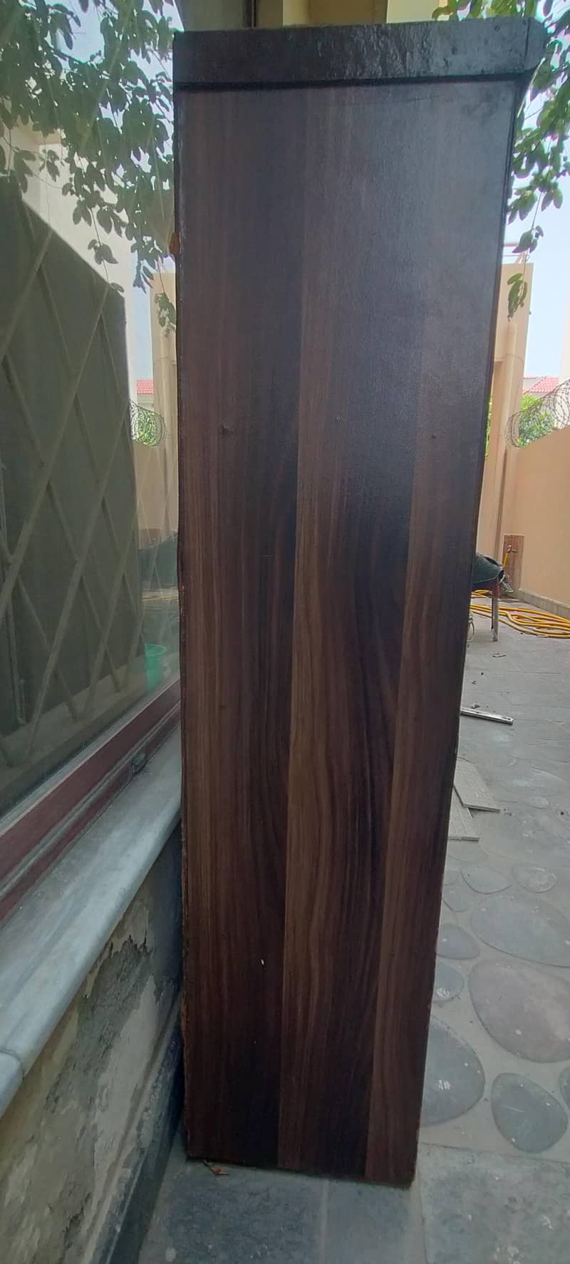 almari 1
