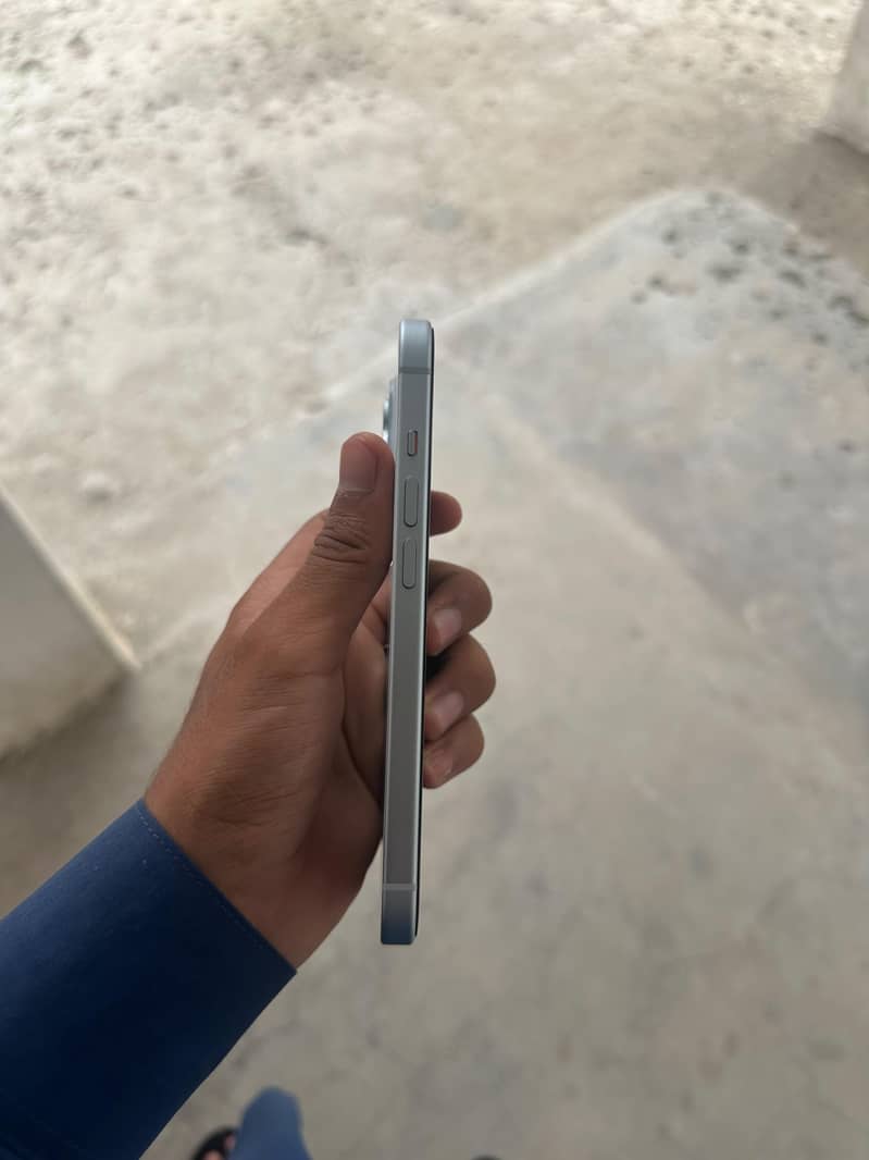 Apple iPhone 15 3