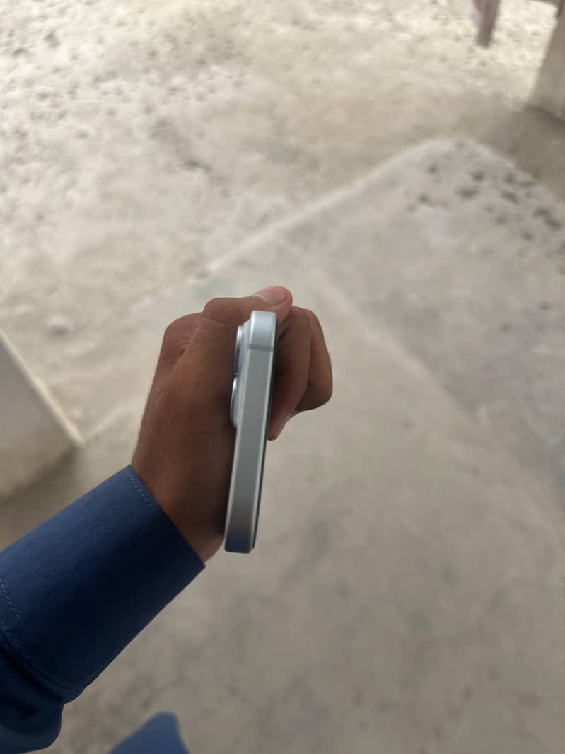Apple iPhone 15 5