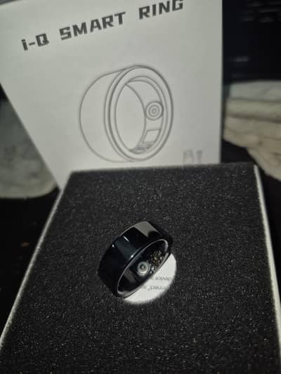 Premium Smart Ring / Health Tracker with Gesture Control (Brand New)