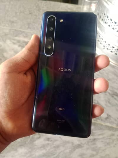 Sharp Aquos R5G