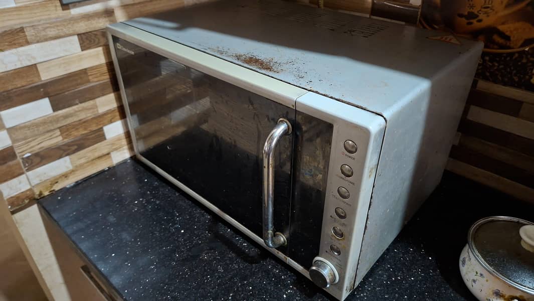 Dawlance microwave 1
