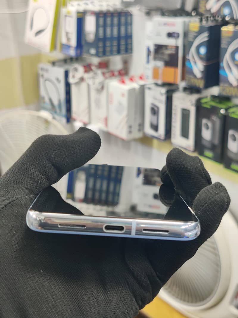Google Pixel 8 Pro 4