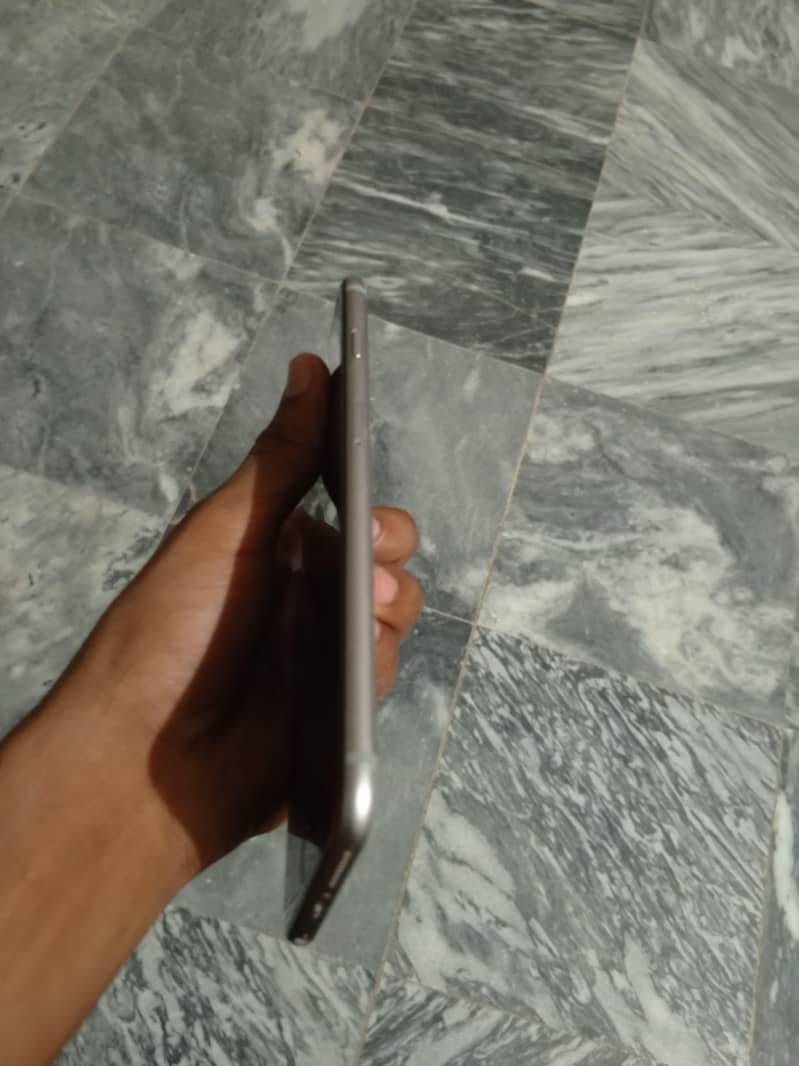 Apple iPhone 6 Plus 1