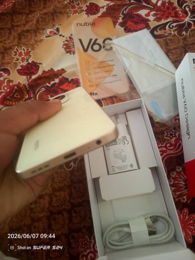 ZTE 8+12/256
