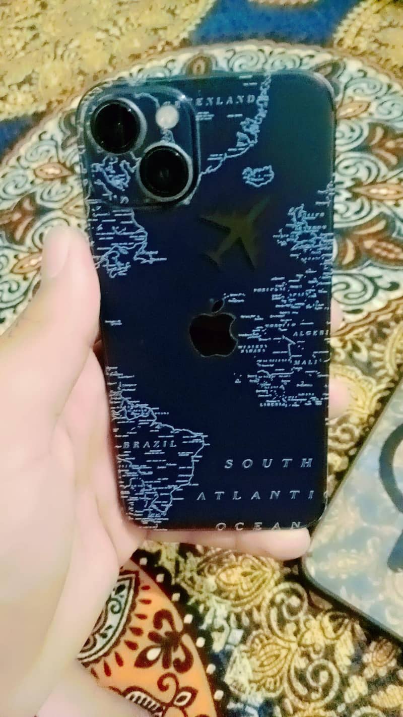 Apple iPhone 13 2