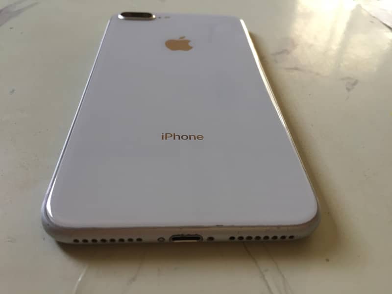 Apple iPhone 8 Plus 2