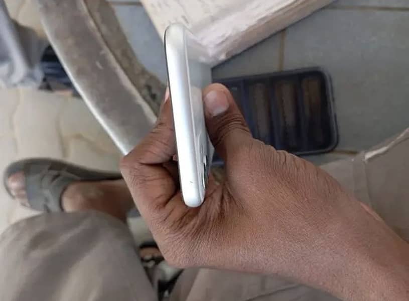 Apple iPhone 11 1