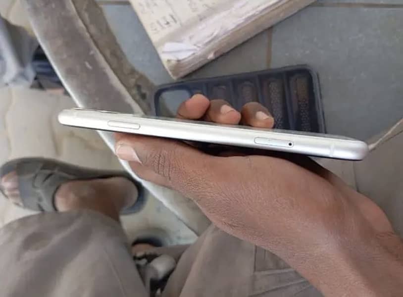 Apple iPhone 11 6