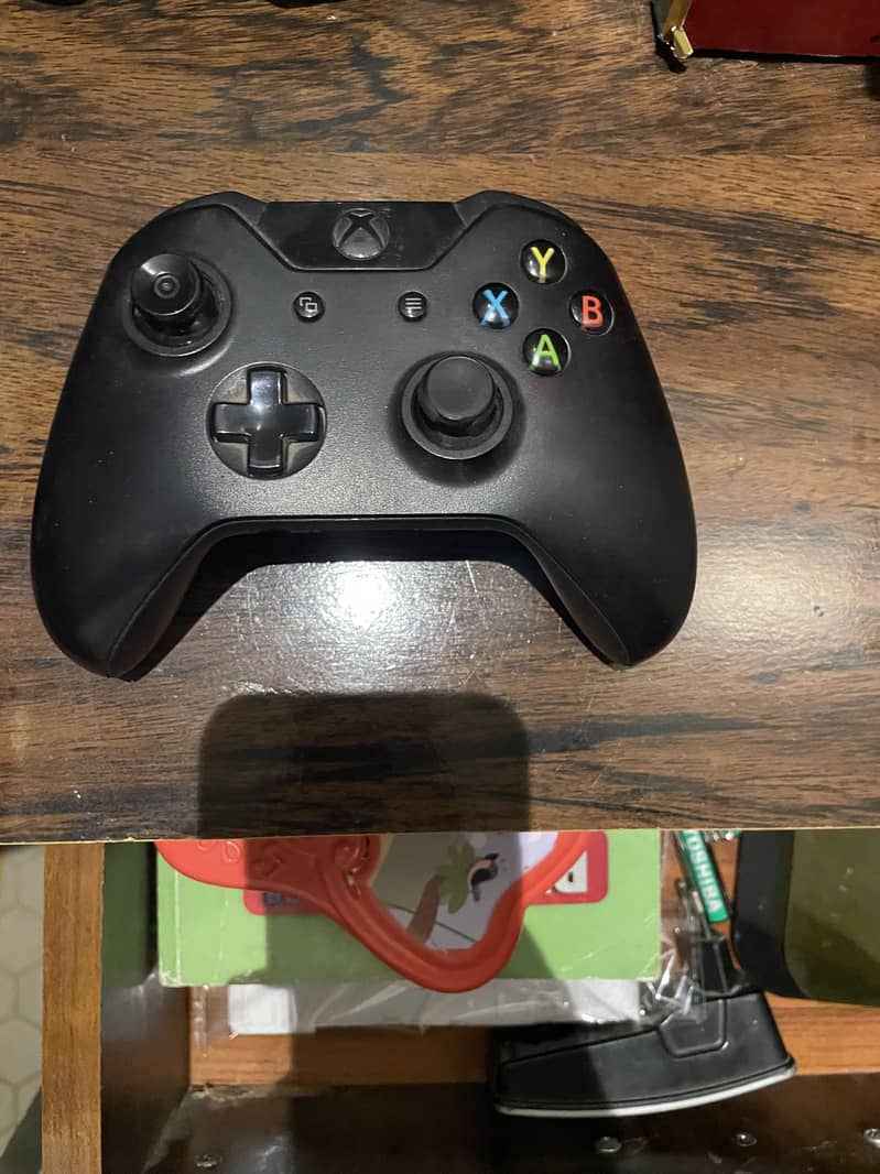 Xbox One S 4